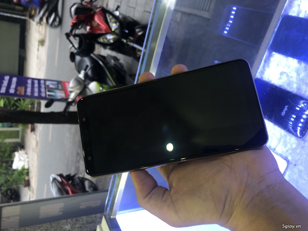 samsung A7 2018 - 1