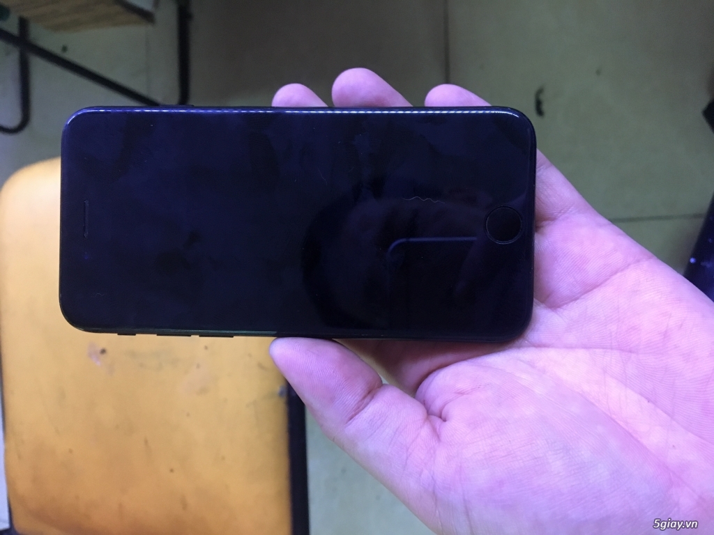 Ip7 32g quốc tế màu đen nhám