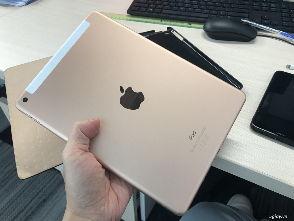 Ipad 2018 gen 6 chính hãng fullbox 99% tặng sim và bao da - 1