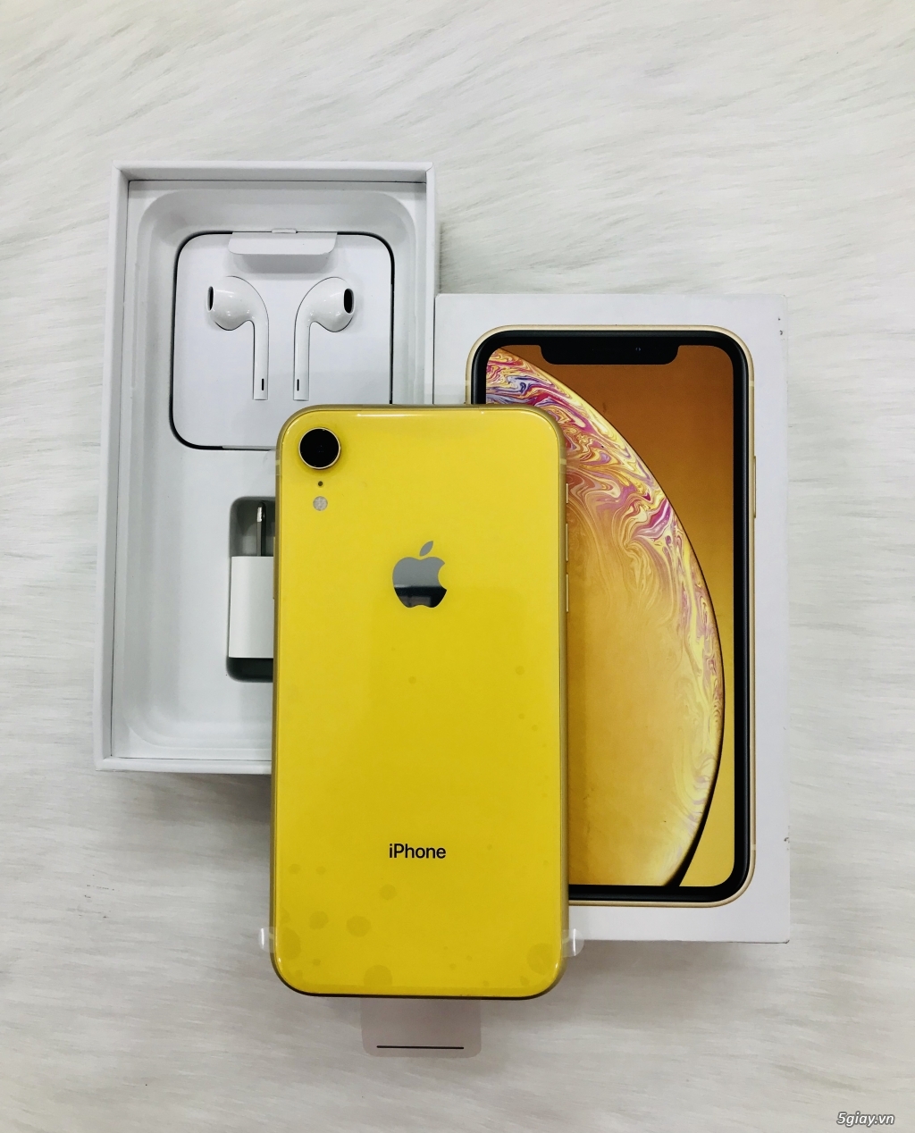 iPhone XR 64GB Vàng - 4