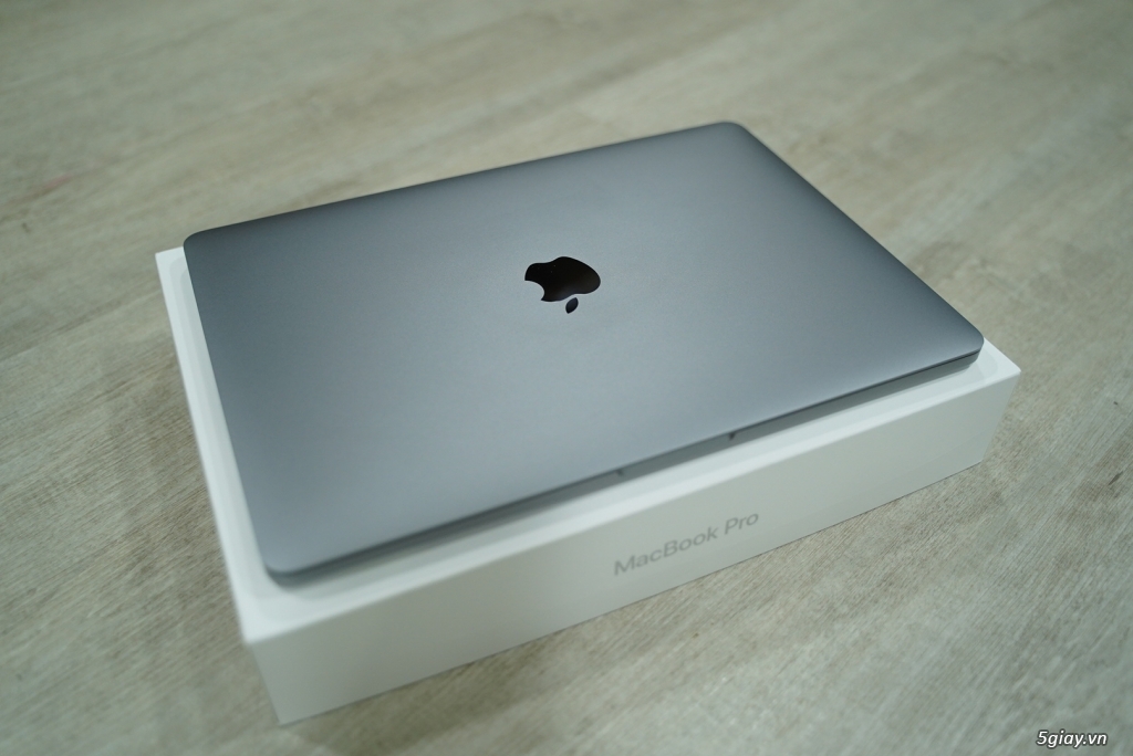 Macbook Pro 2018 13” i7-16gb-ssd512, Apple Care 2022 - 1