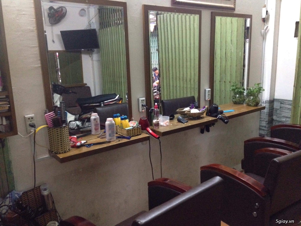 Cần sang đồ kinh doanh tiệm tóc ở quận 3