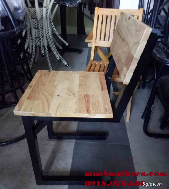 Top 10 mẫu bàn ghế gỗ cũ thanh lý giá rẻ tại TPHCM