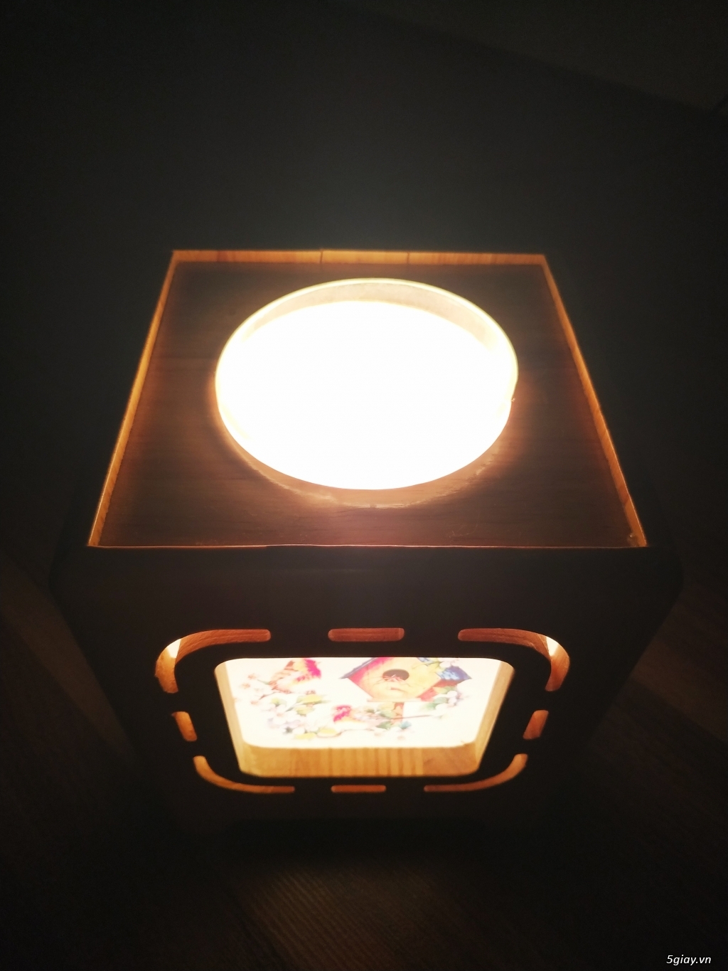 Đèn ngủ xông tinh dầu bằng gỗ cổ điển. END: 23h00 - thứ tư - 12/06/2019 - 2