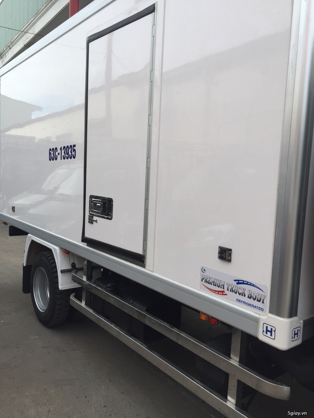 Xe tải Tera 240L thùng đông lạnh - 4