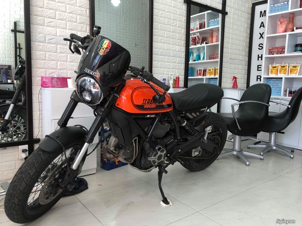Cần bán Ducati Scrambler độ phong cách tracker Mugallo