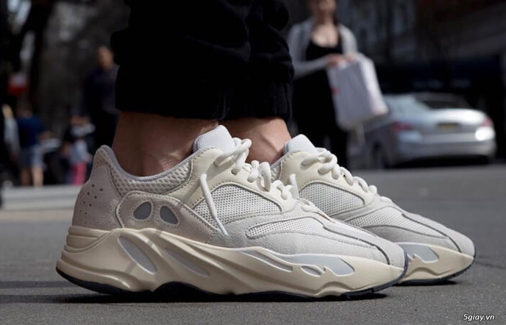 Giày Siêu Phẩm YEEZY BOOST 700 ANNALOG white - 2