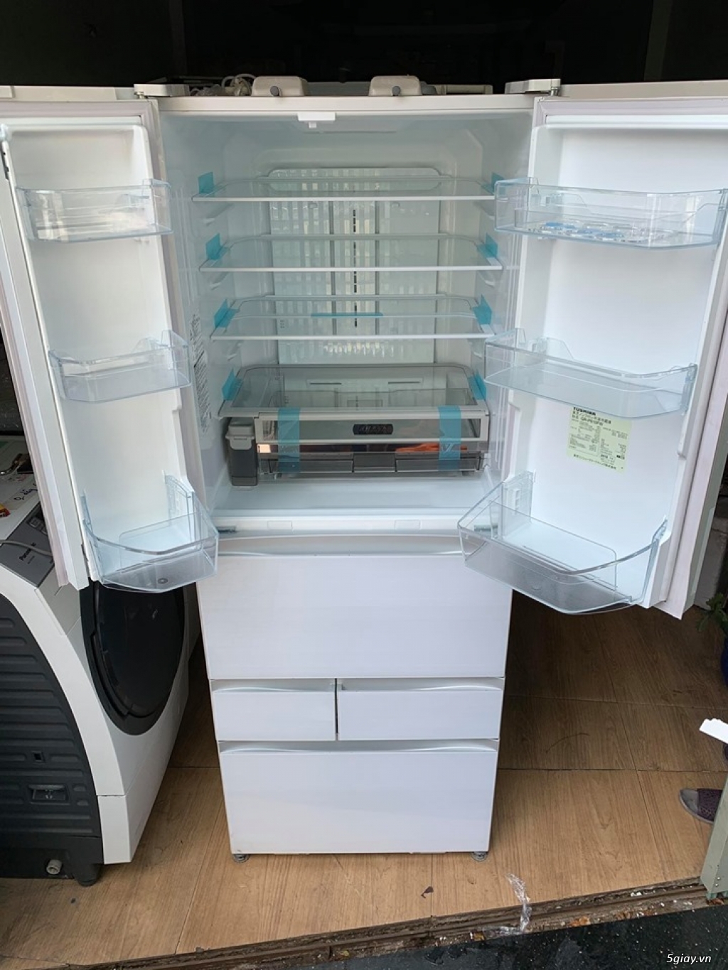 Tủ lạnh toshiba GR-P610FW sản xuất năm 2018 , CÒN MỚI 100%, Hàng không - 1