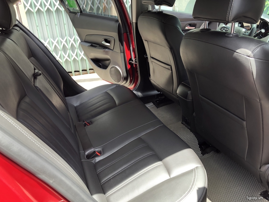Chevrolet Cruze LTZ 2018 màu đỏ mâm đen, bstp chính chủ - 6