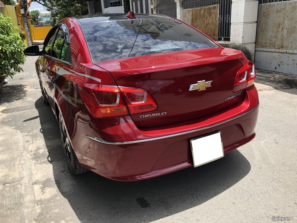 Chevrolet Cruze LTZ 2018 màu đỏ mâm đen, bstp chính chủ - 3