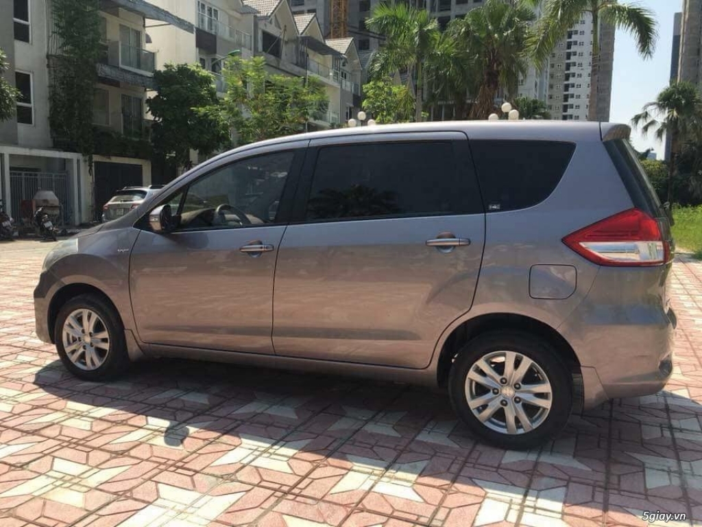 Cần bán xe Suzuki Ertiga 2016 số tự động màu xám titan - 3