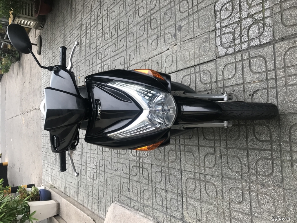 Click 2010 xe đẹp ít đi - 2