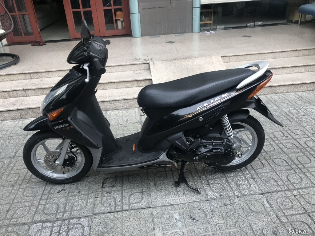 Click 2010 xe đẹp ít đi - 1