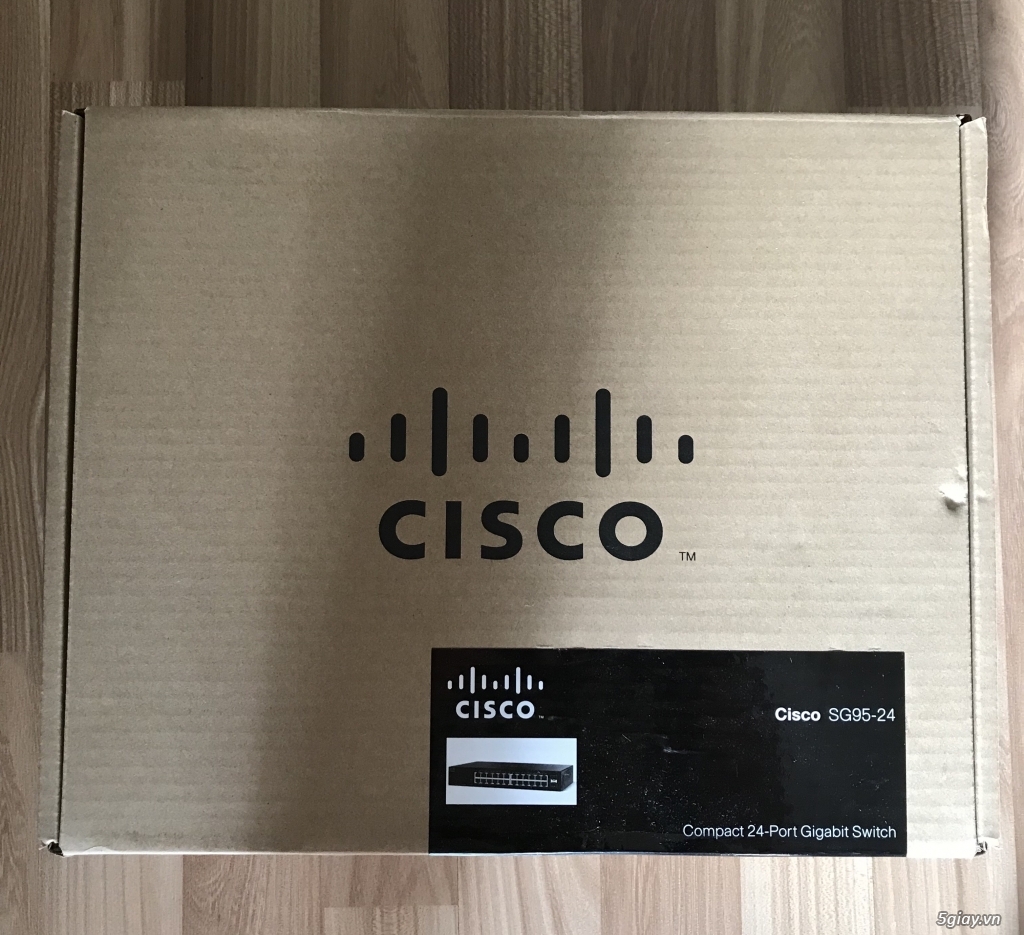Bán switch Cisco 24 port Gigabit mới 100%