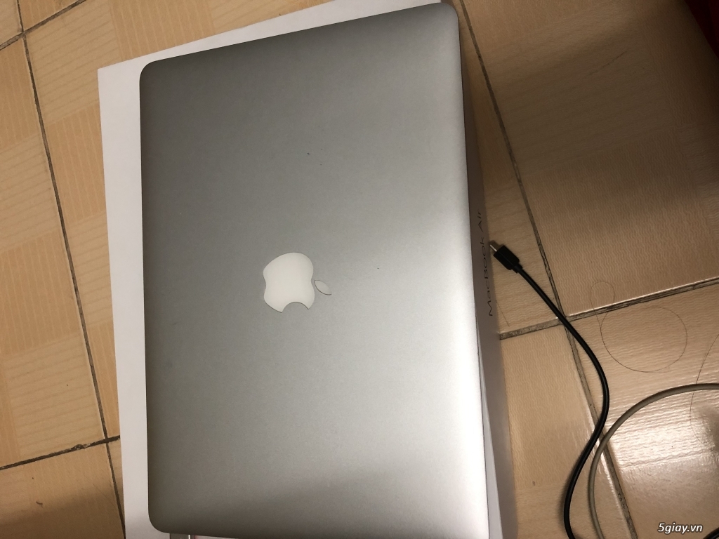 Cần bán macbook air 13-inch. - 1