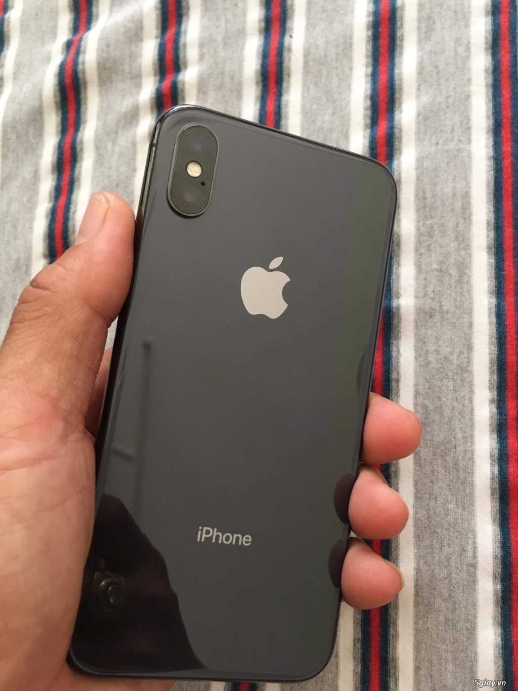 Sự độc đáo của iPhone X đen zin chỉ có thể được cảm nhận qua hình ảnh. Thật tuyệt vời khi bạn có thể sở hữu một chiếc iPhone X đen zin. Hãy đến và xem những hình ảnh đẹp của sản phẩm này.
