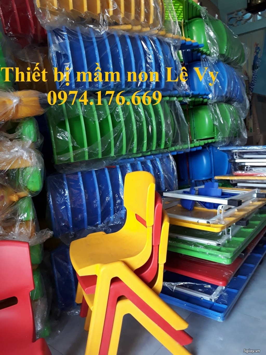 Ghế mầm non bằng nhựa đúc, hàng nhập khẩu. Chất lượng tốt. Phù hợp với - 2