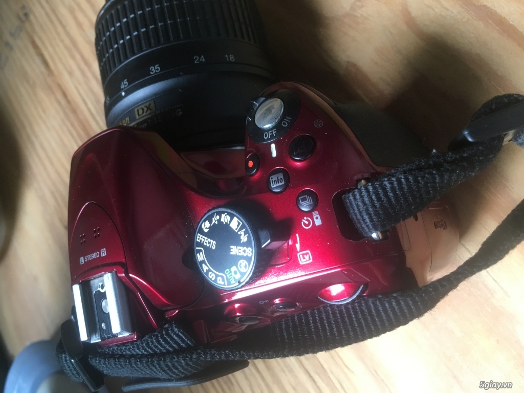 Nikon D5200 kèm thẻ 32gb và 2 pin, ngoại hình 97% - 2