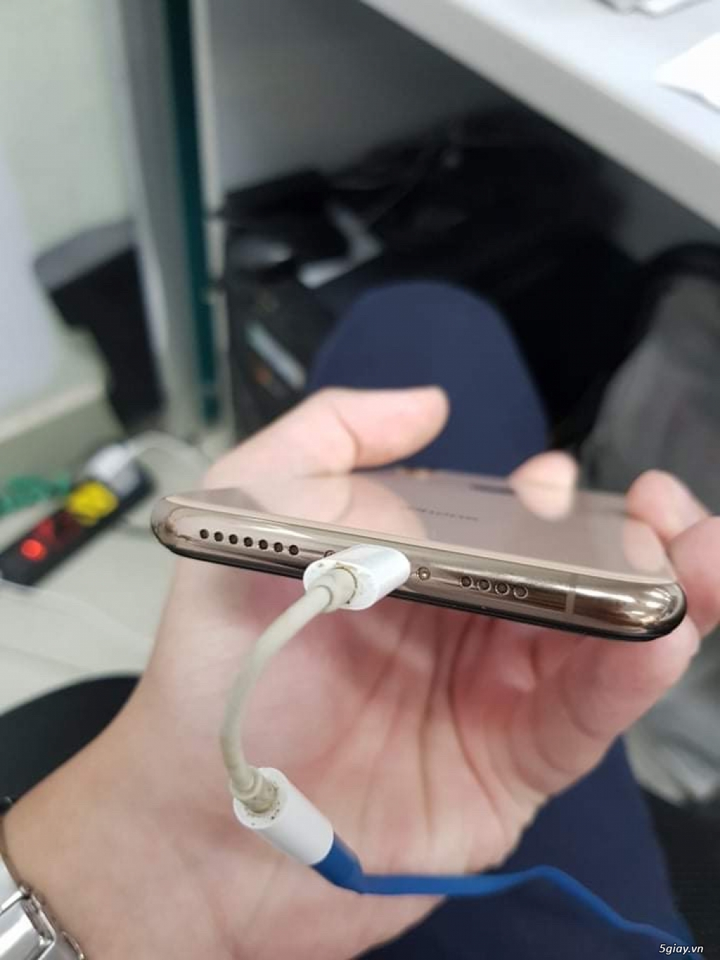 Bán Iphone Xs Max 256gb lock gold còn bảo hành