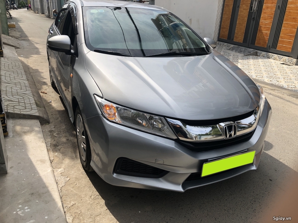 Cần bán Honda City 2018, số sàn, màu bạc - 1