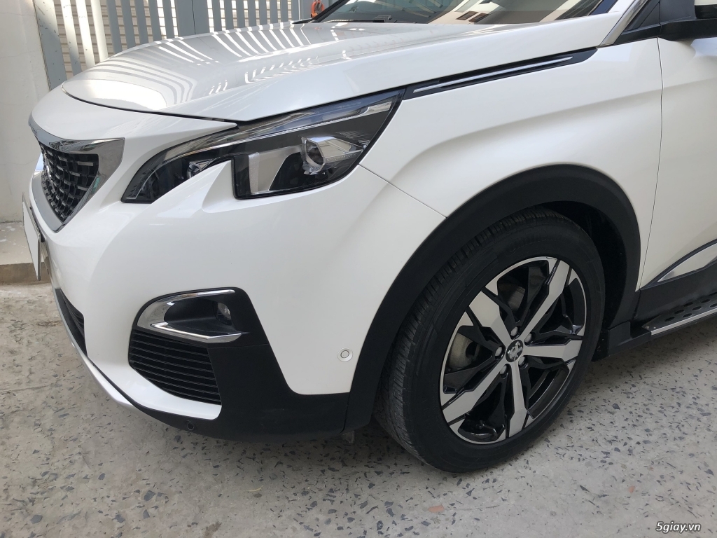 Cần bán xe Peugeot 3008 model 2018 màu trắng, biển tp - 2