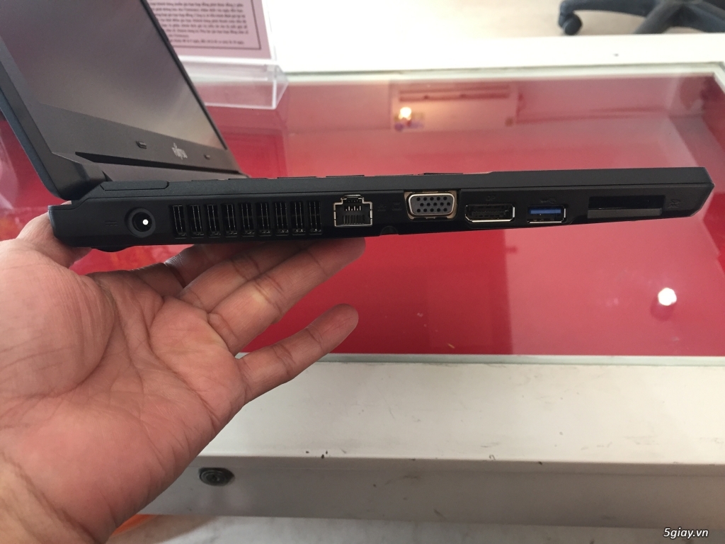 Cần bán Laptop FUJITSU LIFEBOOK E547 - 7