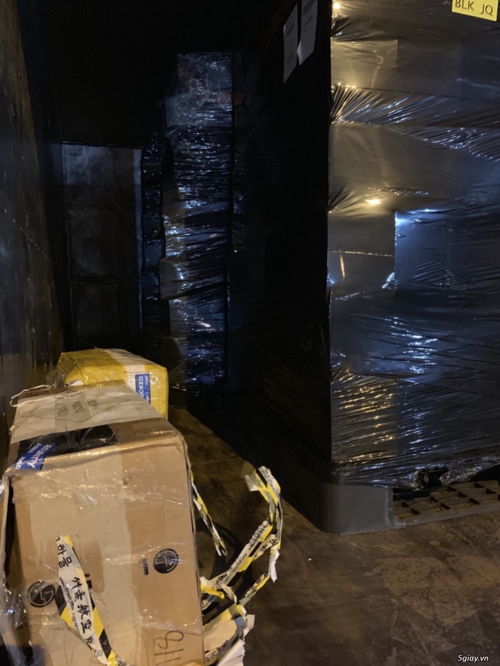 Đấu giá vài tấm Palet dùng lót hàng, lót đồ...End 22h59’ Ngày 12/7/19