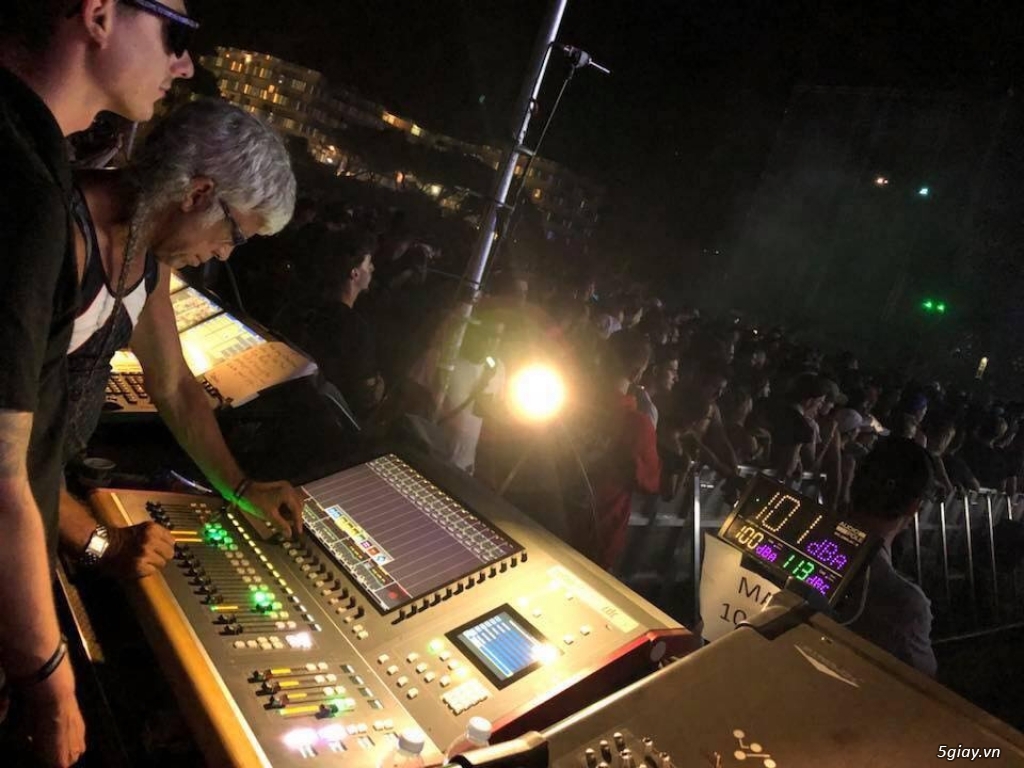 CADAC - CDC Six - Bàn trộn âm thanh kỹ thuật số cho touring live show