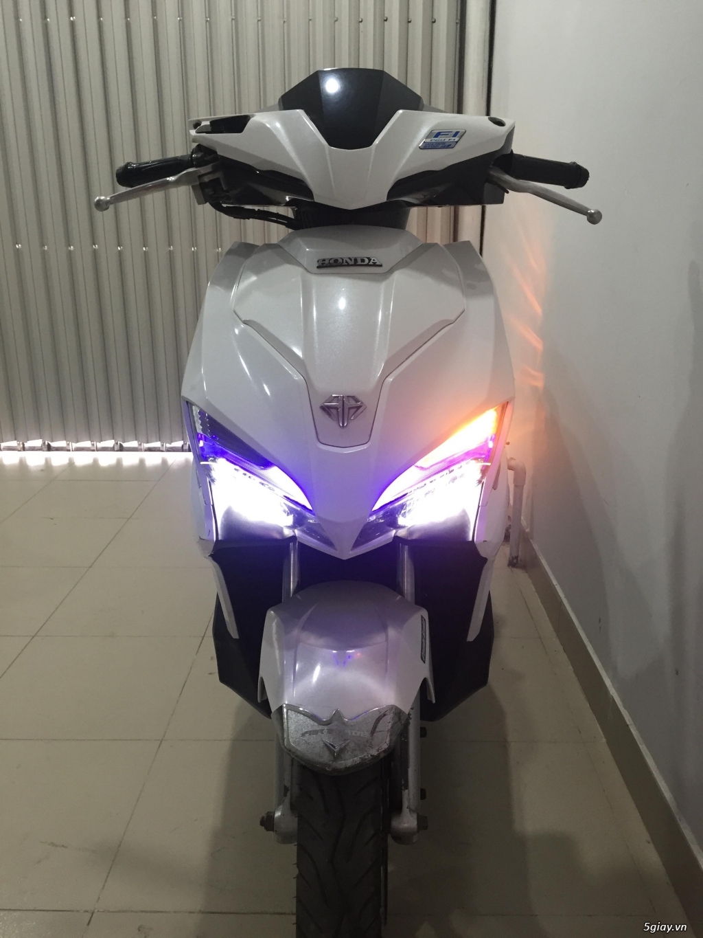 chi tiết Honda Air Blade 2016 tại cửa hàng bản trắng đen  YouTube