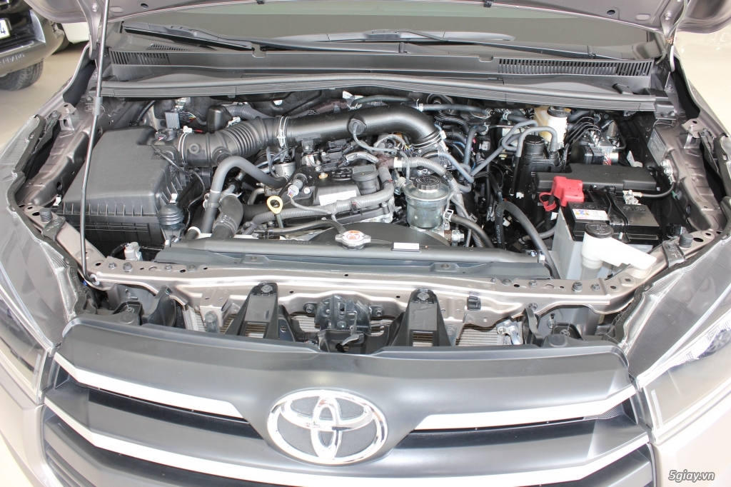 Bán ô tô Toyota Innova 2.0 E năm 2018 - 4