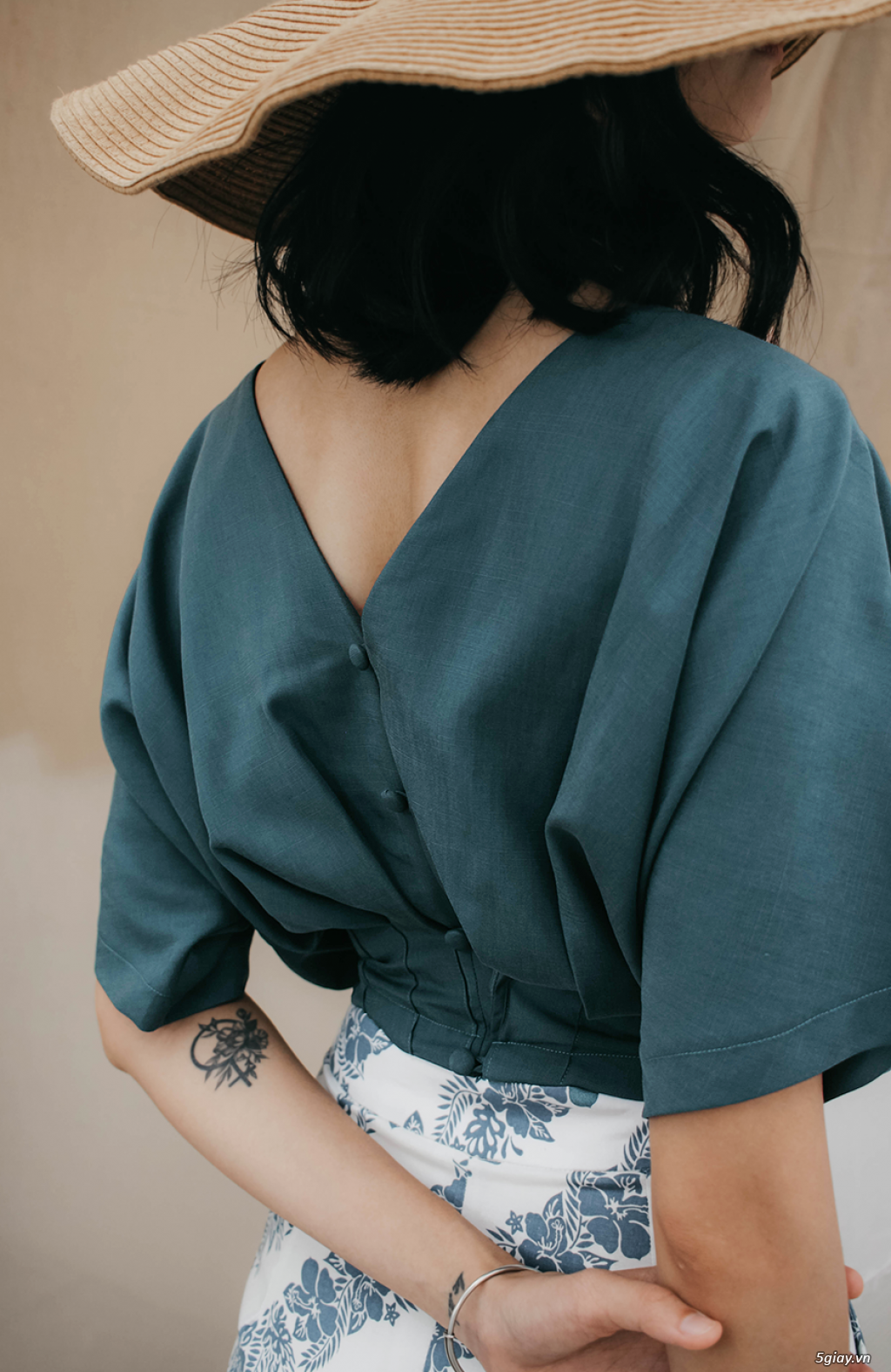Áo croptop cổ tim xếp ly - áo dạo phố - 1