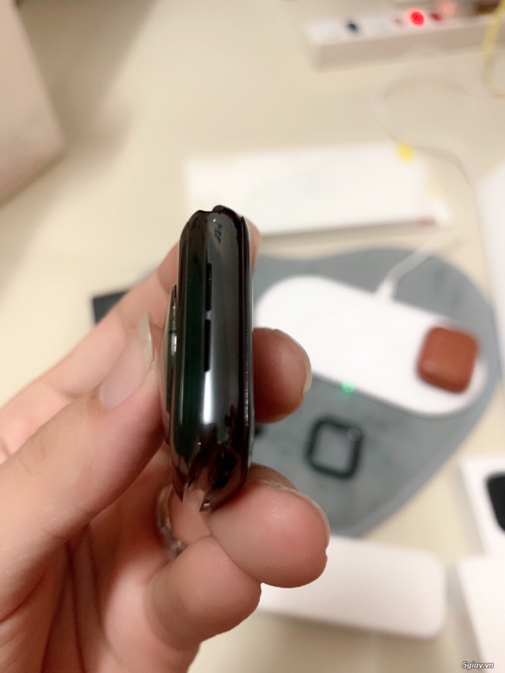 Cần bán Apple Watch SR4 thép đen 44mm full box có bill mua hàng - 4