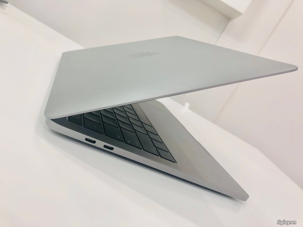 Macbook Pro MPXV2 (2017) - Touch Bar - Gray - Đẹp likenew - 3