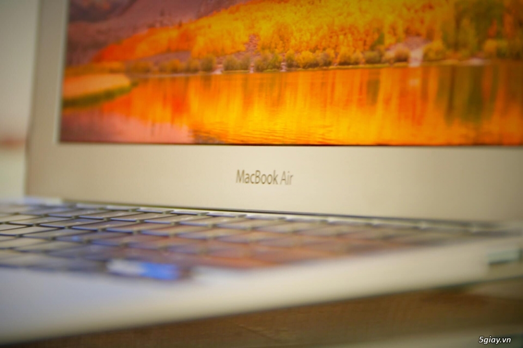 Macbook Air 11 inch 2015 MJVE2 Core I5/4GB/128GB SSD New 98% - 3