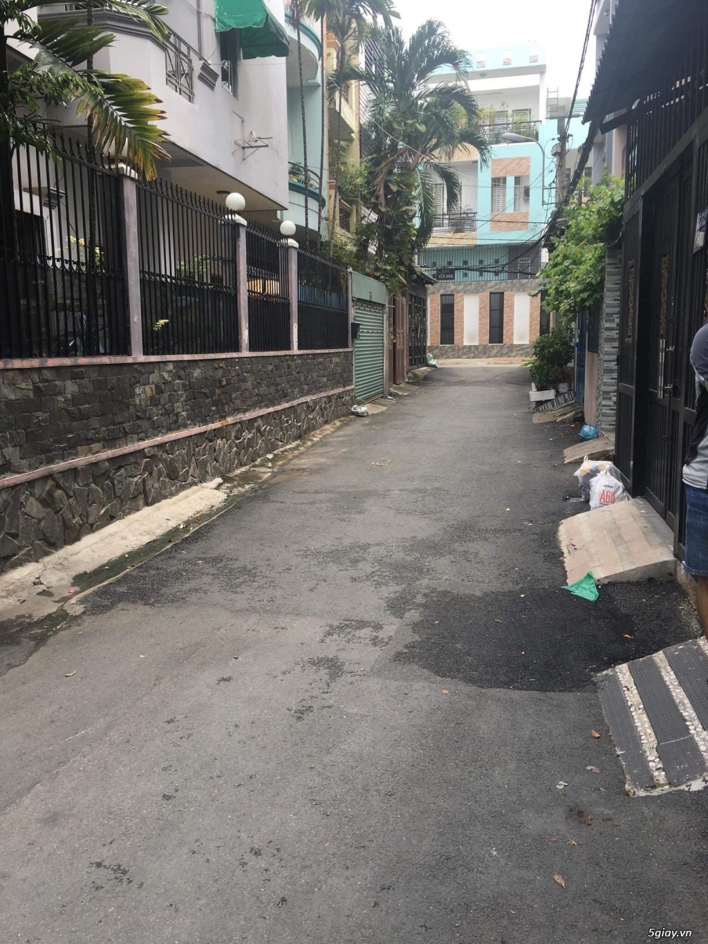 Nhà PVT gò vấp, siêu thị emart, 1 trệt, 2 lầu đúc - 4