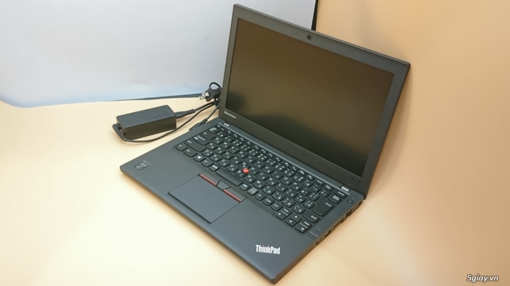 Toshiba dynabook R752/H/ i5-3340M/Ram 4GB/SSD 120GB/15.6 HD+ - 1