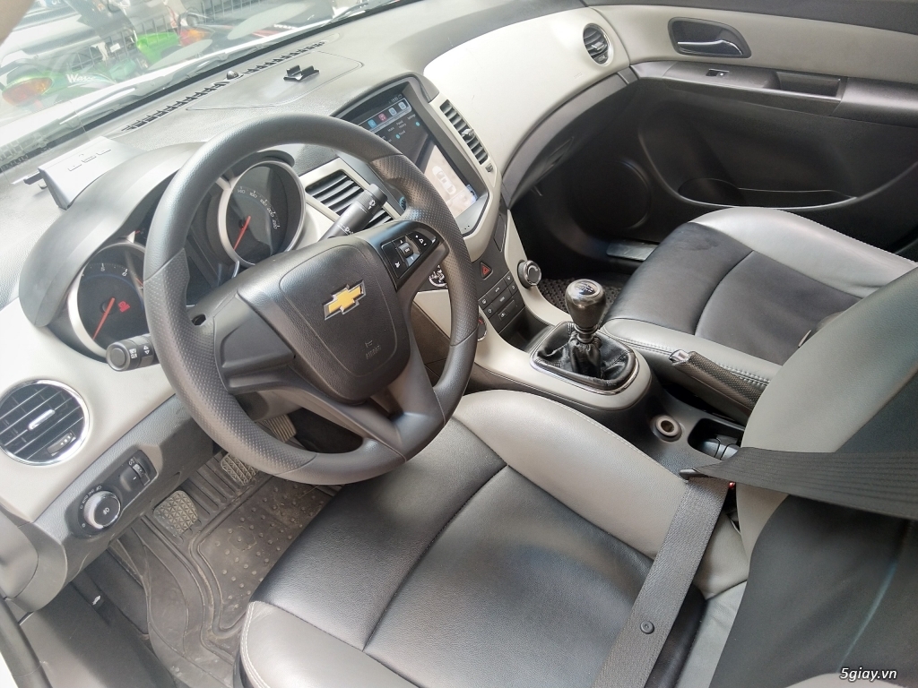 bán xe Chevrolet Cruze LT 2016 màu trắng số sàn đi kỹ - 6