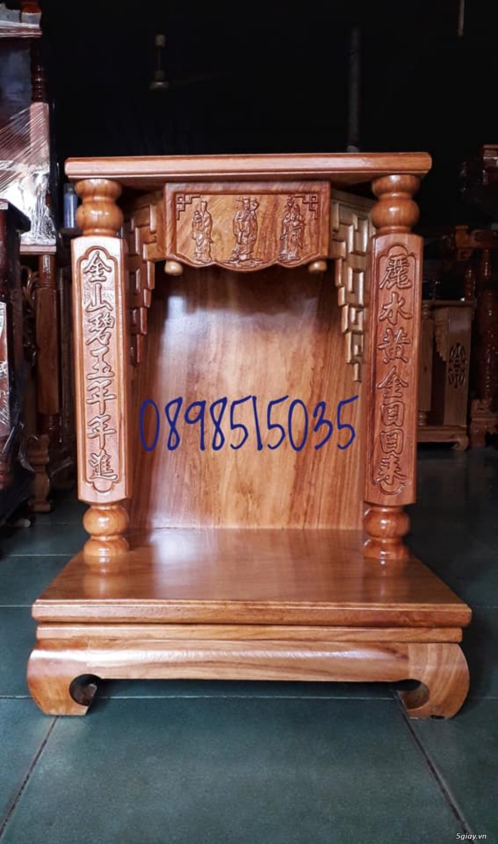 Những mẫu bàn thờ thần tài gỗ gõ đỏ mới - 3