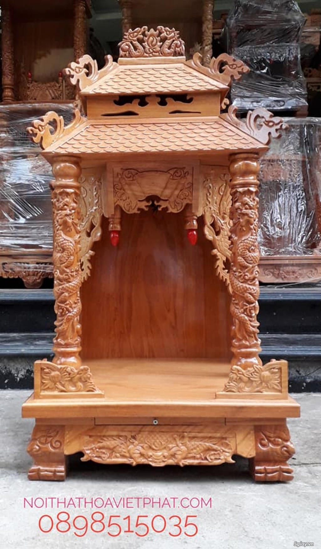 Những mẫu bàn thờ thần tài gỗ gõ đỏ mới - 11