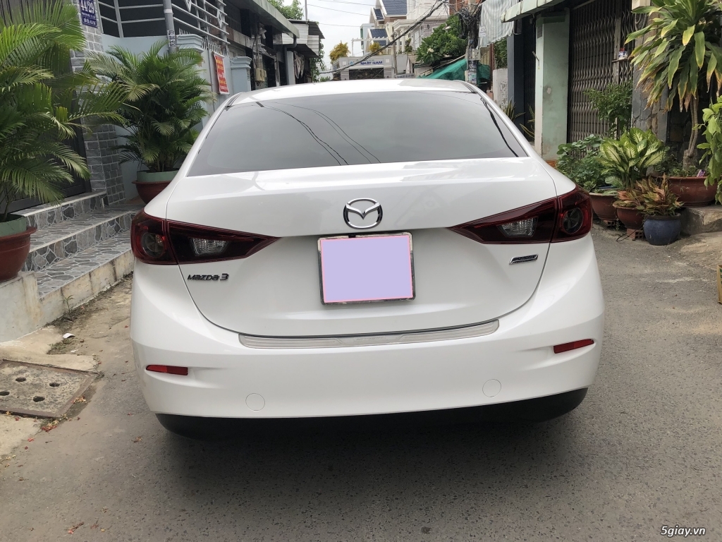 Bán Mazda 3 tự động 2018 màu trắng bản full rất ít đi. - 1
