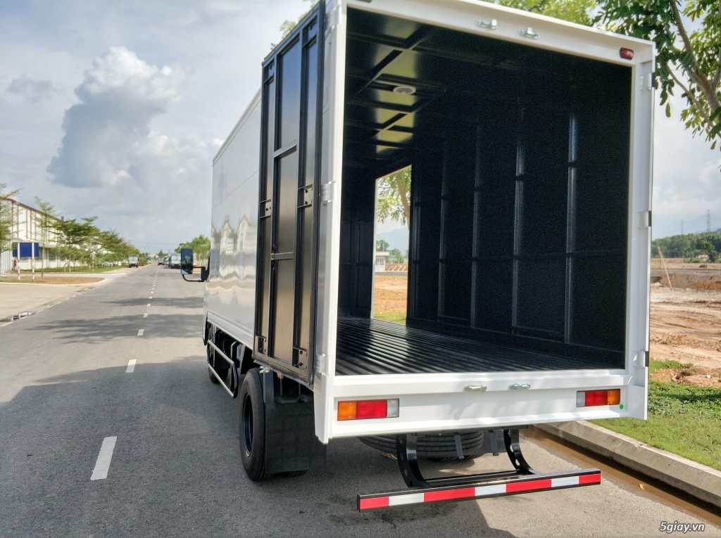 BÁN XE TẢI MISUBISHI FUSO TẢI TRỌNG 1.9 - 2.1 TẤN TRẢ GÓP 80% - 4