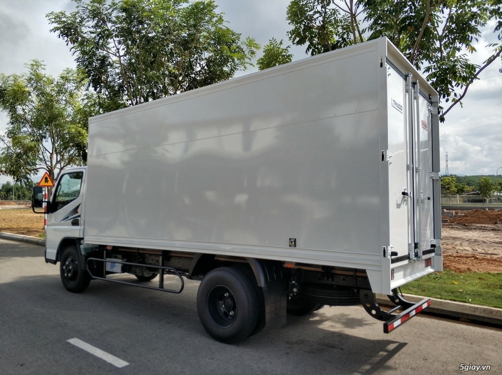 BÁN XE TẢI MISUBISHI FUSO TẢI TRỌNG 1.9 - 2.1 TẤN TRẢ GÓP 80% - 1