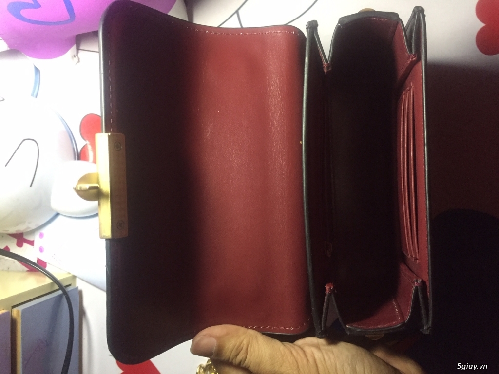 CHARLES & KEITH PUSH LOCK FRONT FLAP BAG.  End: 23h59p ngày 6/8/2019 - 3