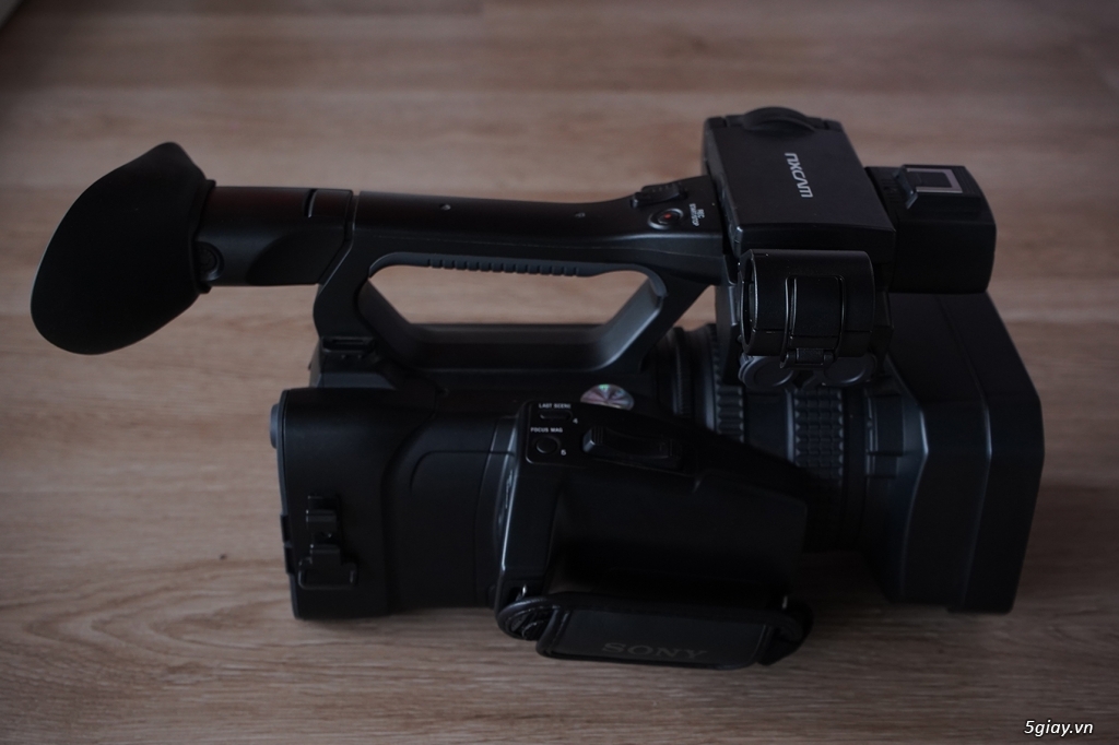 Bán nhanh máy quay Sony NX100 như mới còn bảo hành 15 tháng full fk - 2