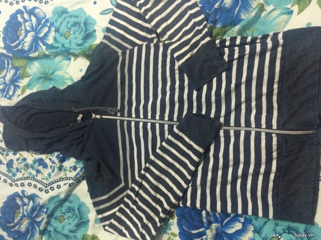 Áo khoác có nón unisex mới 90% end 22h59p ngày 11/08/2019 - 1
