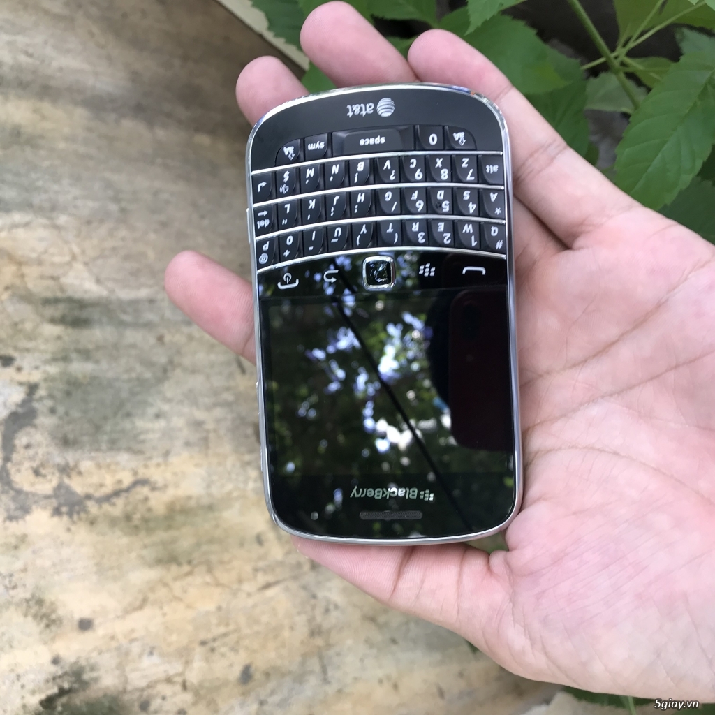 BlackBerry 9900, full bis,có camera,mới 99%,nguyên zin, BH 6 tháng