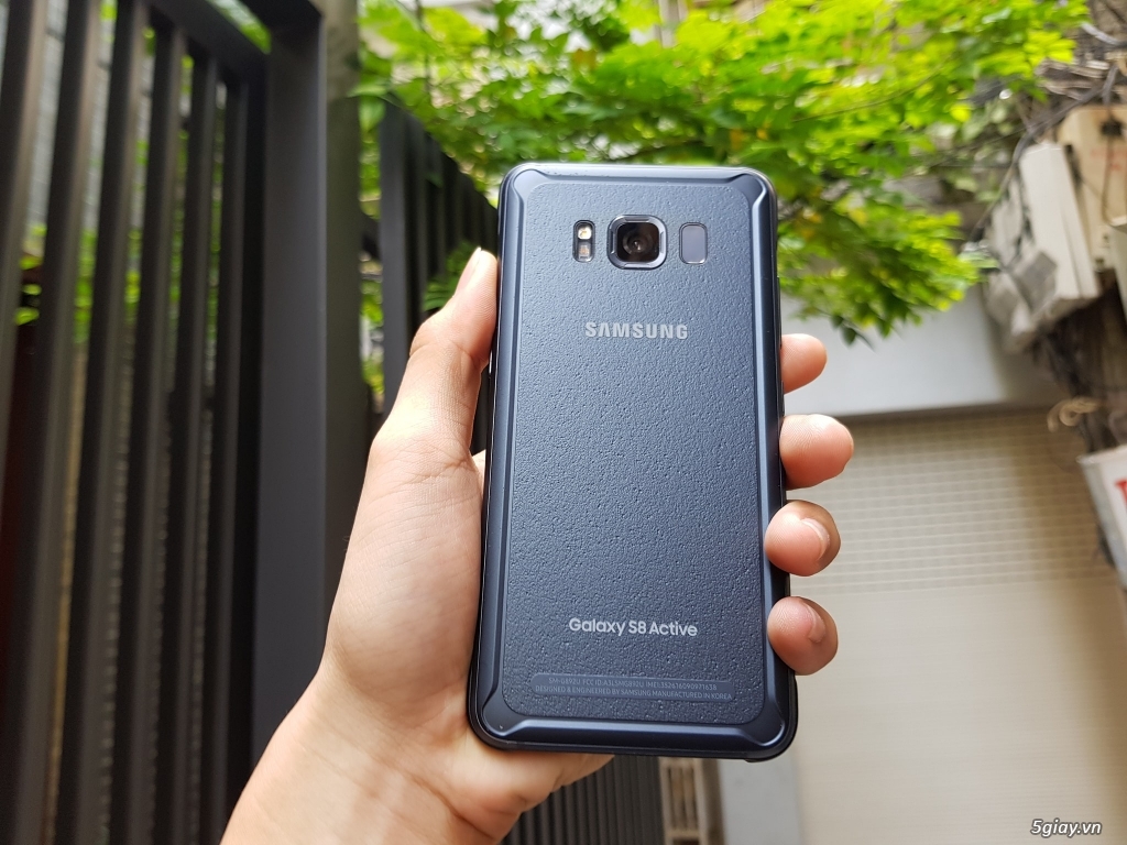 Điện thoại Samsung S8 active - Likenew qua sử dụng tặng sạc cáp nhanh - 1