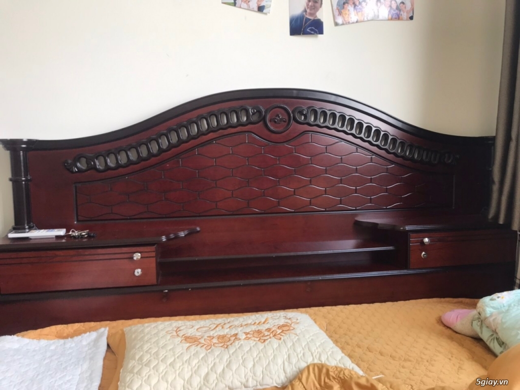 Cần bán: giường gỗ và nệm 1m8x2m - 1
