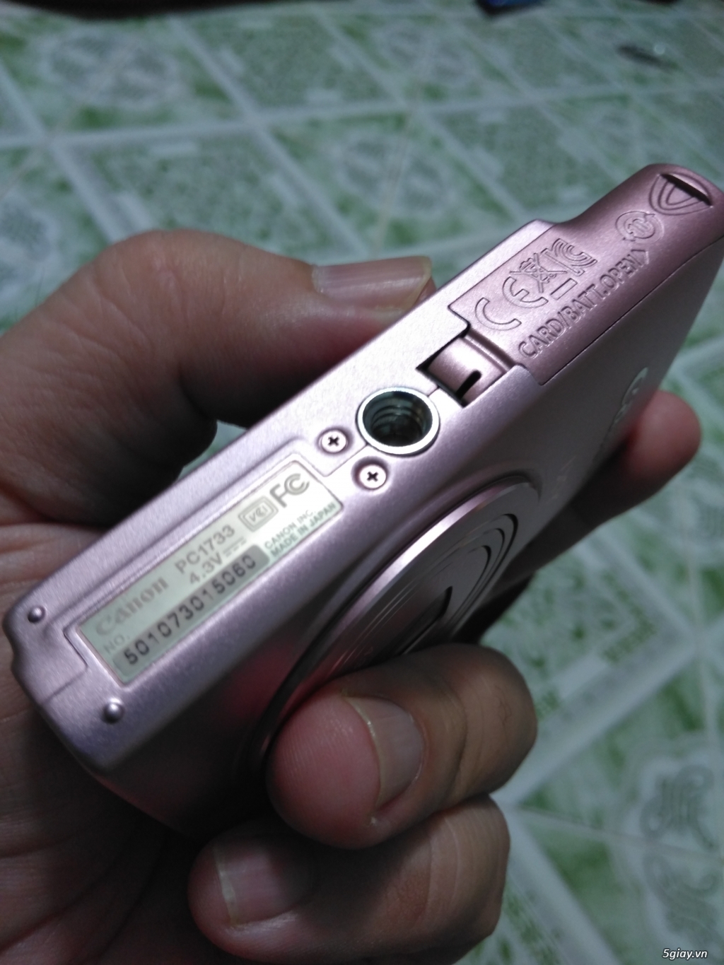 Canon Ixy 220f màu hồng,còn rất đẹp.