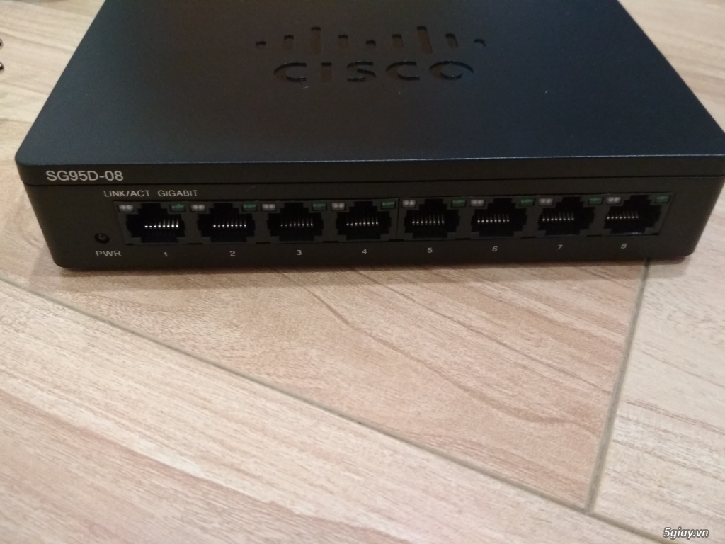 Cần bán 01 hub Cisco SGFD-08 08 port - 3